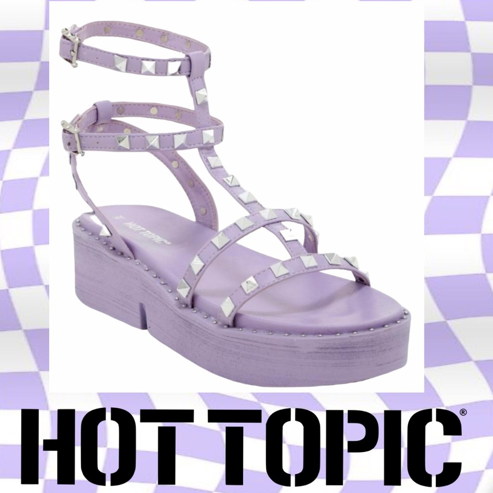 HOT TOPIC Lavender Studded Platform Sandals